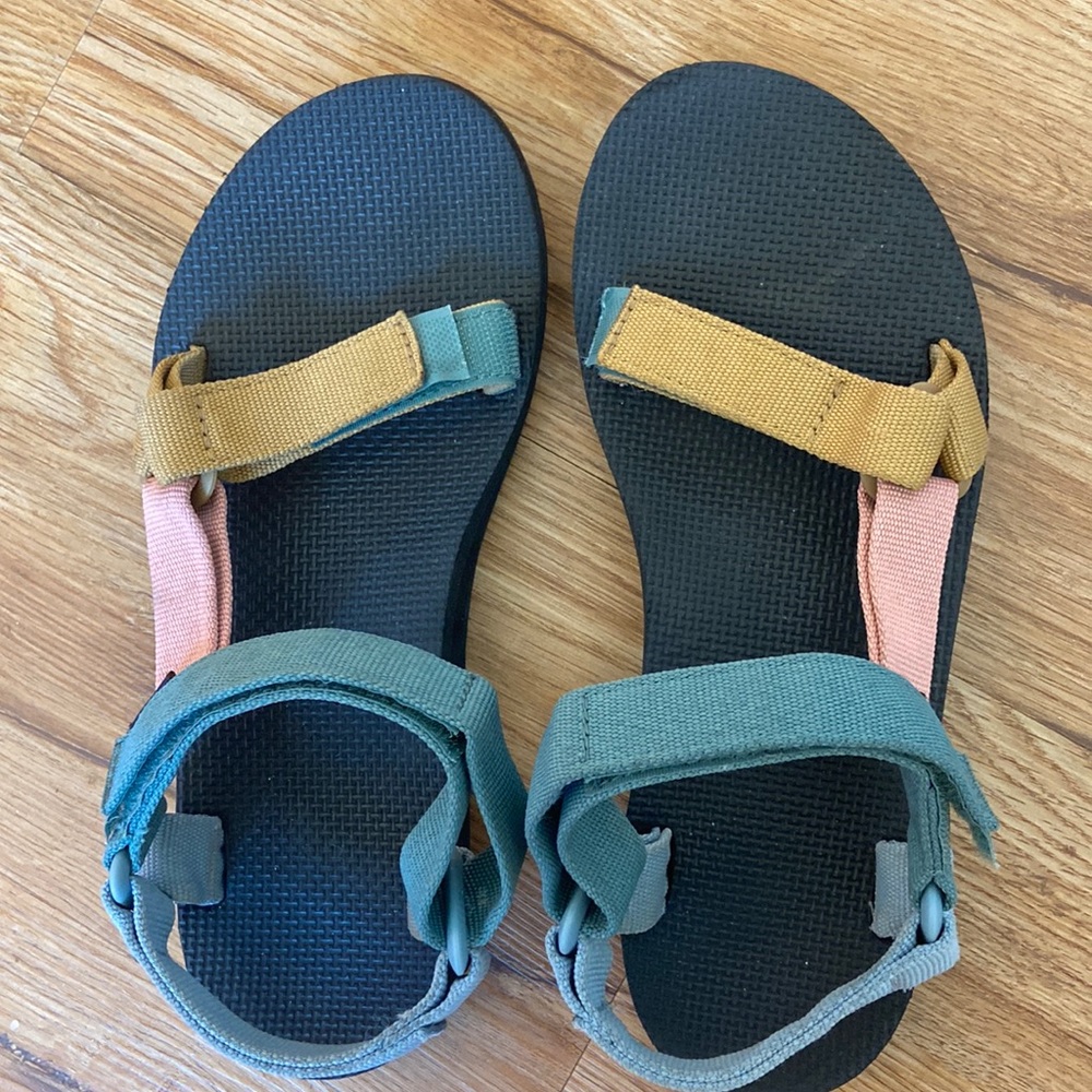 Teva Sandals! Size 8!
